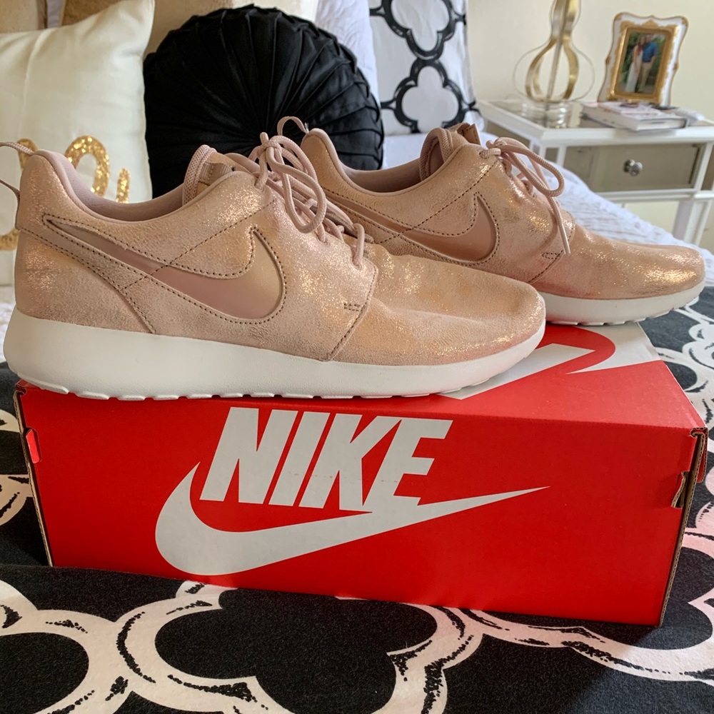 Nike Women’s Roshe One